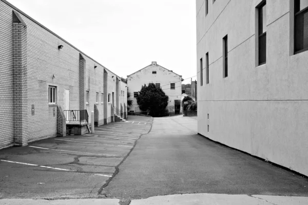 Grayscale Shot Buildings Outdoor Parking Lot Washington Pennsylvania — Stock Photo, Image