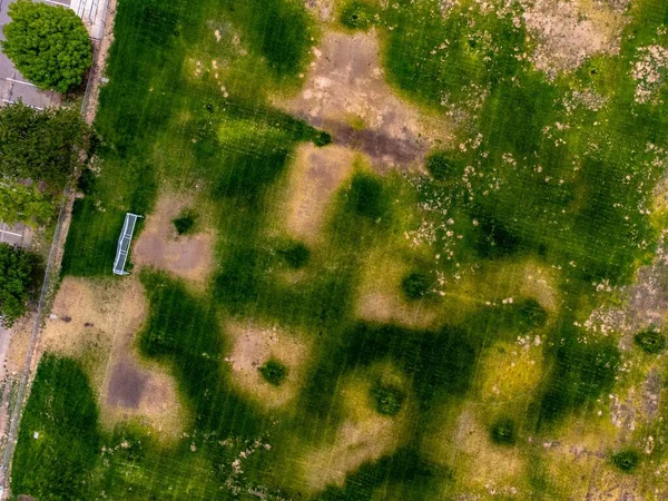 Drone Vista Superior Campo Futebol Verde Marrom Irregular White Rock — Fotografia de Stock