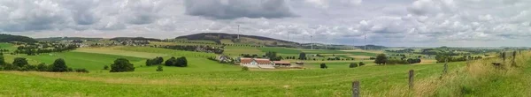 Une Vue Panoramique Paysage Vert Une Partie Altenbueren Gauche Une — Photo