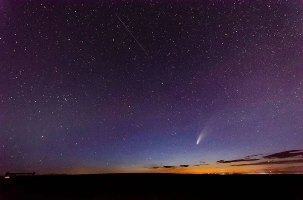 Úchvatný Pohled Kometu Neowise Modré Hvězdné Obloze Great Falls Montaně — Stock fotografie