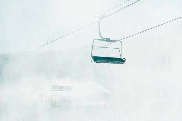 Порожній Підйом Неба Штучній Сніговій Хмарі — стокове фото
