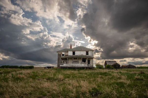 Fassade Eines Alten Bauernhauses Der Prärie Von Alberta Kanada — Stockfoto