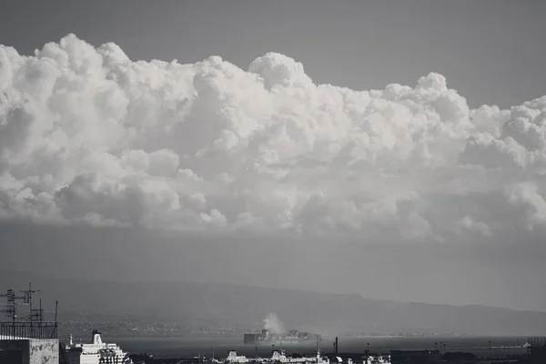 Cielo Nublado Sobre Pueblo — Foto de Stock