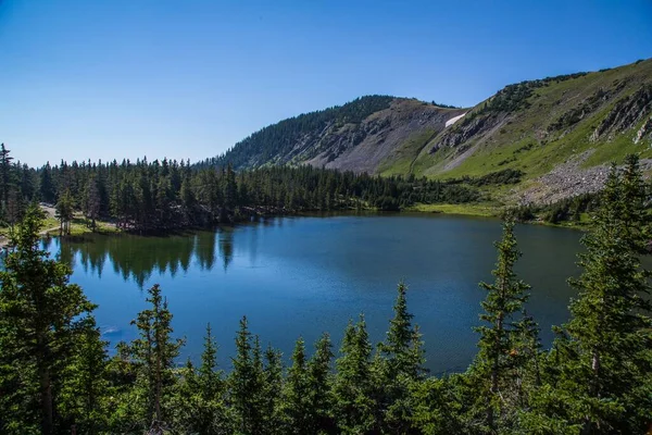 Piękny Widok Goose Lake Pobliżu Gór Usa — Zdjęcie stockowe