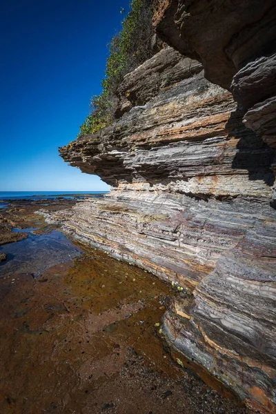 Pionowe Ujęcie Formacji Skalnych Parku Narodowym Bouddi Nsw Australia — Zdjęcie stockowe