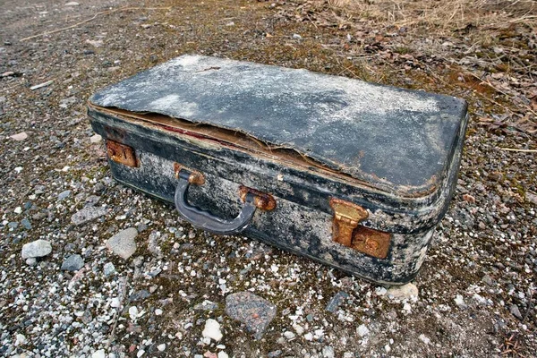 Old Abandoned Suitcase Ground Outdoors — Stock Photo, Image