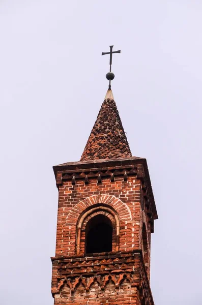 Typowa Gotycka Dzwonnica Włoszech — Zdjęcie stockowe