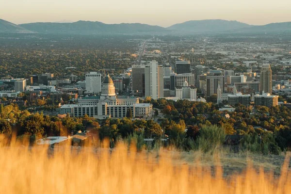 Piękne Ujęcie Salt Lake City Capitol Building Godzinach Wieczornych — Zdjęcie stockowe