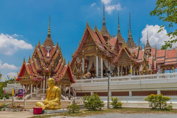 Tayland Suphan Buri Bahçesi Olan Budist Tapınağının Güzel Bir Manzarası — Stok fotoğraf