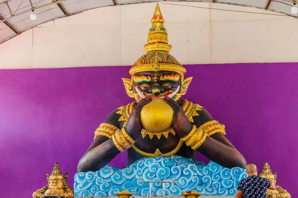 Зібрання Релігійної Статуї Храмі Таїланді — стокове фото
