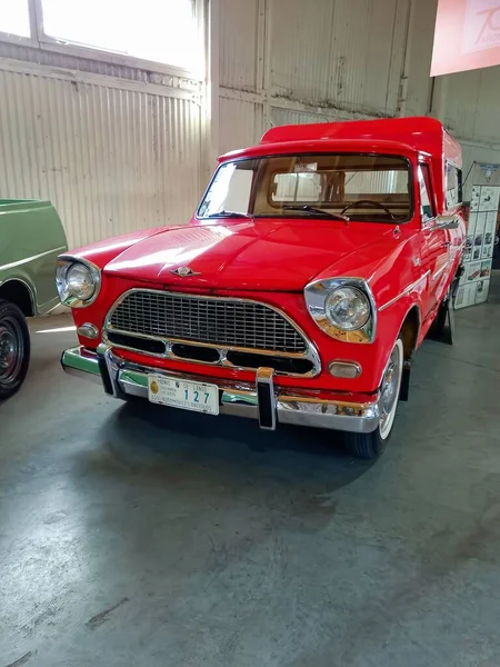 Eski Kırmızı Ime Rastrojero Diesel Kamyonet Ikinci Nesil 1969 1973 — Stok fotoğraf