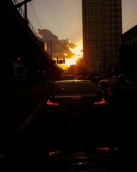 Stadtansichten Mit Autos Und Gebäuden Bei Sonnenuntergang — Stockfoto