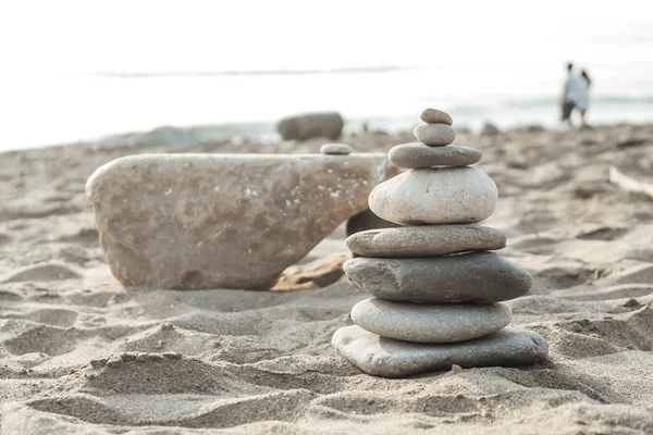 Strand Stenar Olika Former Placeras Varandra Med Att Hålla Perfekt — Stockfoto