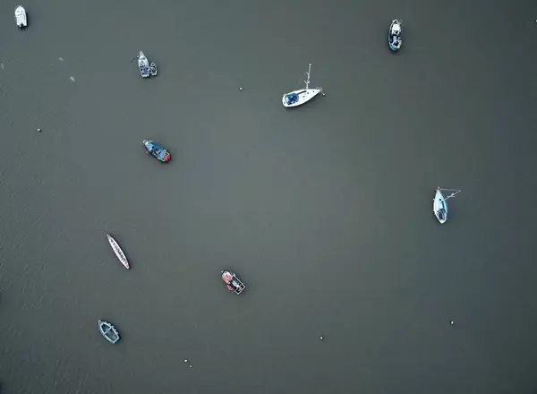 Eine Luftaufnahme Von Booten Auf Dem Meer Draufsicht Auf Wasserfahrzeuge — Stockfoto