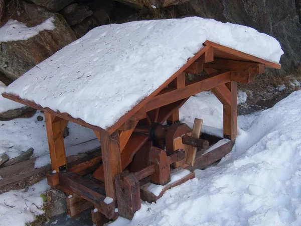 Closeup Small Wooden Gazebo Snowy Roof Vallorcine Haute Savoie France — Stock Photo, Image