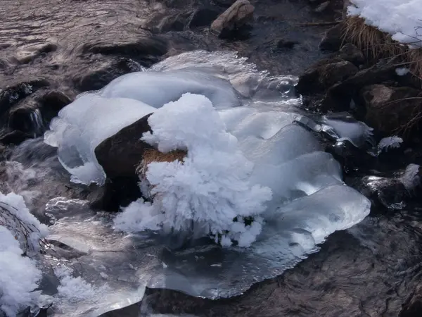 Gros Plan Glace Neige Sur Une Rivière Vallorcine Haute Savoie — Photo