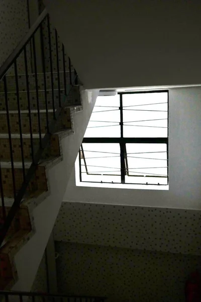 Geleneksel Bir Çin Binasının Merdiven Pencereleri — Stok fotoğraf
