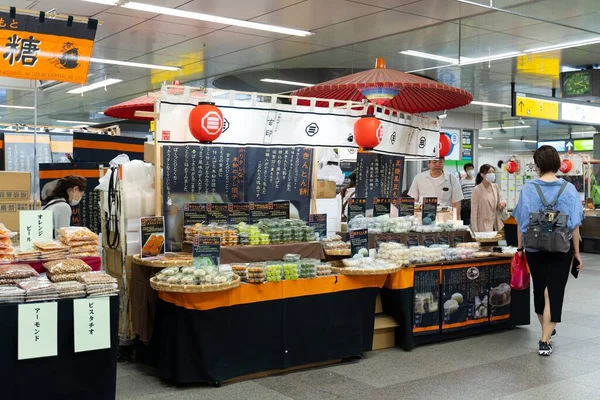 Akihabara Japão Julho 2020 Uma Barraca Temporária Bolo Arroz Instalada — Fotografia de Stock