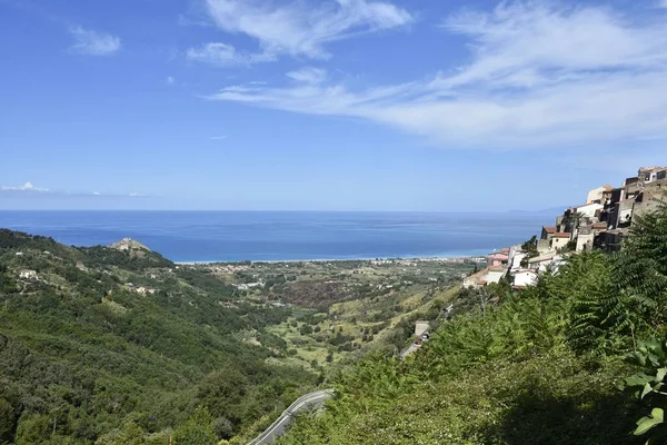 Uma Vista Panorâmica Maiera Uma Aldeia Casas Antigas Nas Montanhas — Fotografia de Stock