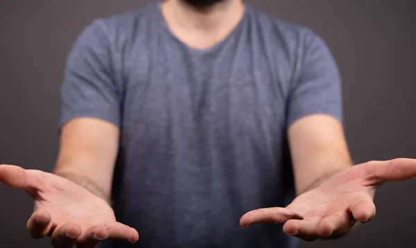 Primo Piano Ragazzo Che Apre Mani — Foto Stock