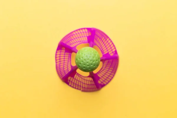 Une Vue Dessus Air Badminton Shuttlecock Sur Fond Isolé Orange — Photo