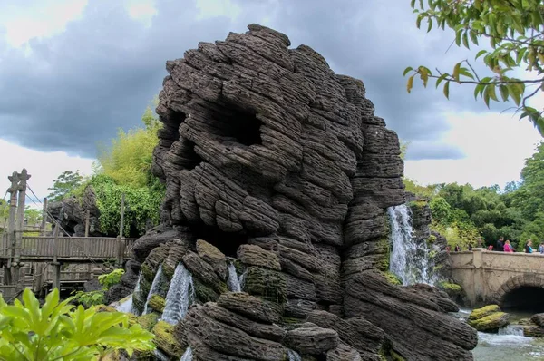 Skull Rock Adventureland Disneyland Paris Waterfalls Trees — Stock Photo, Image