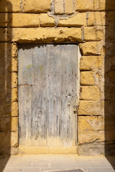 Вертикальный Снимок Старинной Винтажной Двери Старинного Здания Виктории Гозо Мальта — стоковое фото