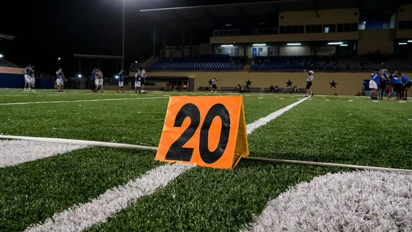 Equipamento Futebol Americano Campo Durante Jogo Flagfootball Noite — Fotografia de Stock
