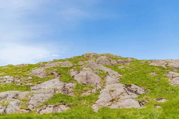 Una Hermosa Foto Montaña Snowdon Bajo Las Nubes Reino Unido — Foto de Stock