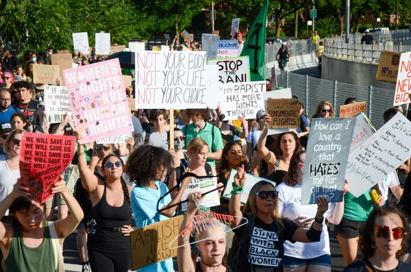 Gruppi Attivisti Riuniscono Cadman Plaza Chiedere Giustizia Aborto New York — Foto Stock