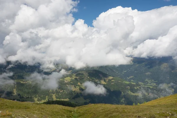 Una Vista Aérea Hermosas Montañas Día Soleado — Foto de Stock