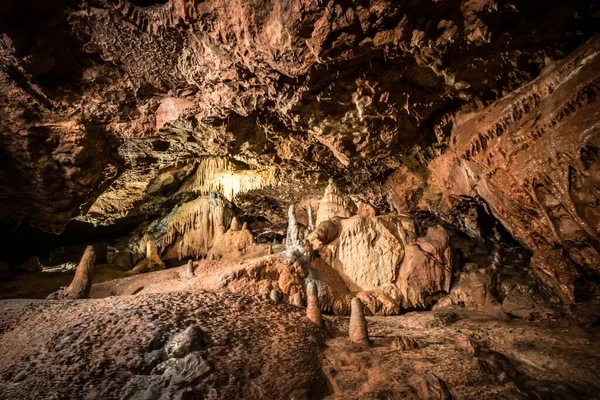 Shot Ancient Stalagmites Stalactites Kent Caverns Pre Historic Caves Torquay — Stock Photo, Image