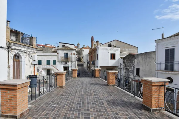 Een Smalle Straat Tussen Oude Huizen Van Een Oude Stad — Stockfoto