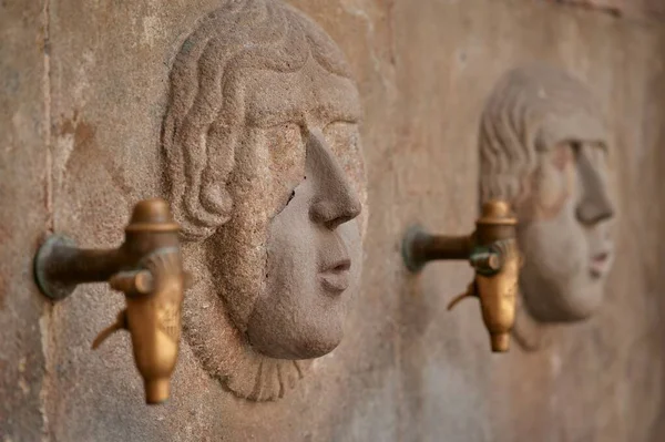 Détails Une Culture Fontaine Eau Médiévale Dans Quartier Gothique Barcelone — Photo