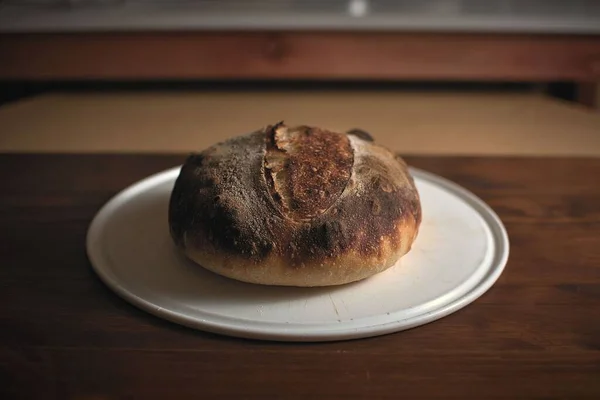 Pão Massa Perfeita Sobre Uma Mesa Madeira Para Fora Forno — Fotografia de Stock