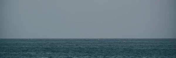 Una Vista Panorámica Océano Sin Fin Día Nublado —  Fotos de Stock