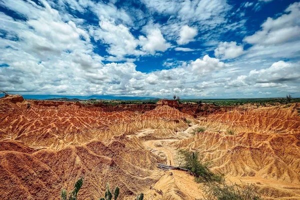 Piękny Krajobraz Pustyni Tatacoa Formacjami Skalnymi Kolumbii Słonecznej Pogodzie — Zdjęcie stockowe