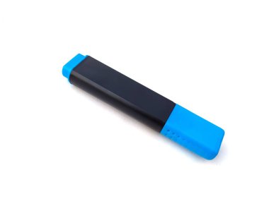 beyaz arkaplanda siyah ve mavi işaretleyici izole