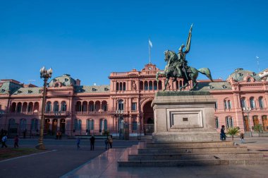 Kurtuluş Anıtı Don Jose de San Martin Casa Rosada 'ya karşı