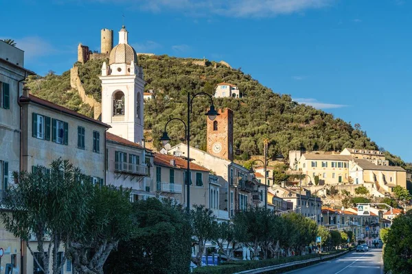이탈리아 리구리아의 아우렐리아 가도를 올리에 전형적 — 스톡 사진