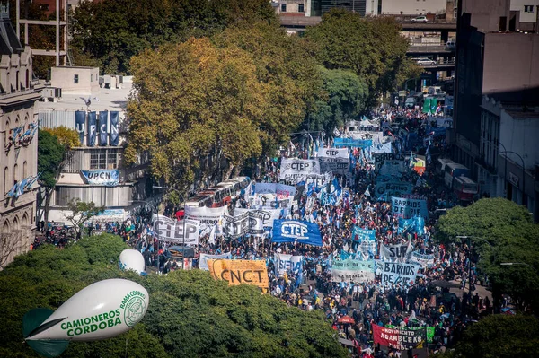 Colpo Angolo Alto Manifestanti Durante Rally Dei Lavoratori Buenos Aires — Foto Stock