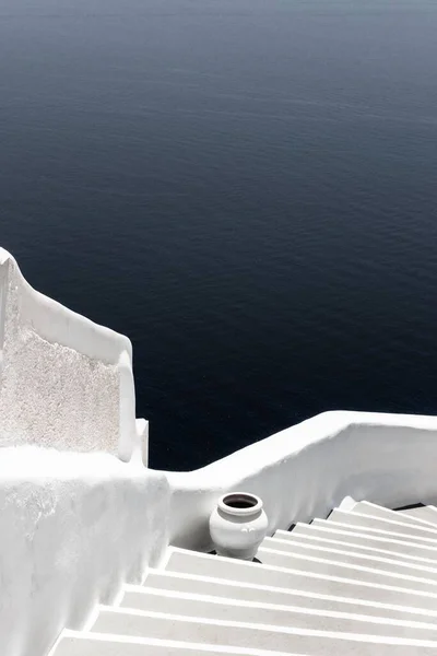 Plano Vertical Las Escaleras Blancas Hacia Mar Santorini Grecia — Foto de Stock