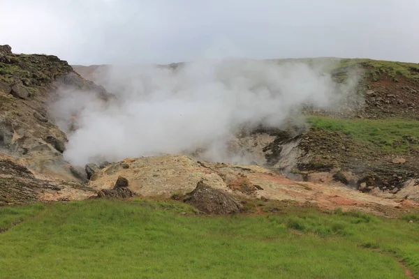 Uma Bela Paisagem Vulcânica Fumarolas Fumegantes Hveragerdi Islândia — Fotografia de Stock