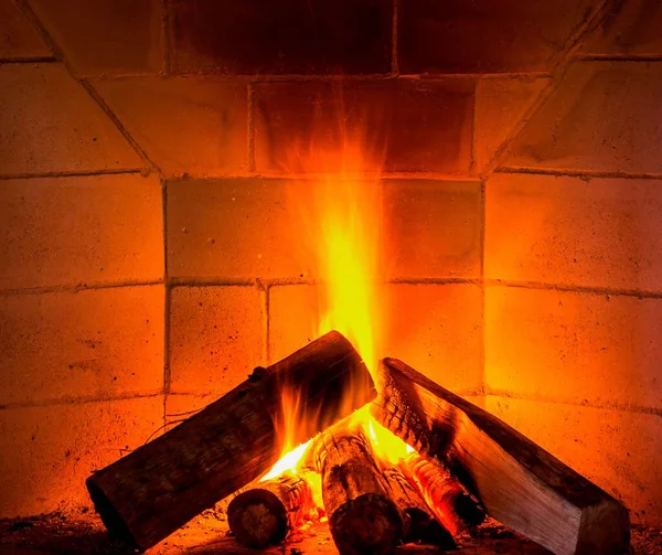 Égő Tűzifa Kéményben — Stock Fotó