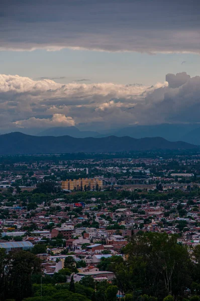 Een Verticale Luchtfoto Van Het Stadsgezicht Van Salta Argentinië Tegen — Stockfoto