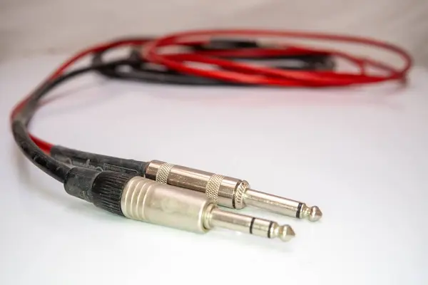 Los Cables Audio Estéreo Mono Cuarto Pulgada Sobre Fondo Blanco — Foto de Stock