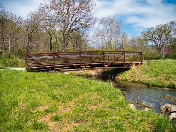 Metal Footbridge Lake Lenexa Black Hoof Park Lenexa Kansas — Stock Photo, Image