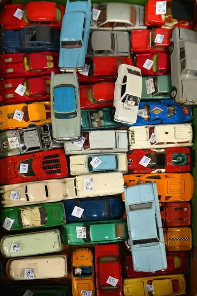 ヴィンテージのおもちゃの車の束の閉鎖 — ストック写真