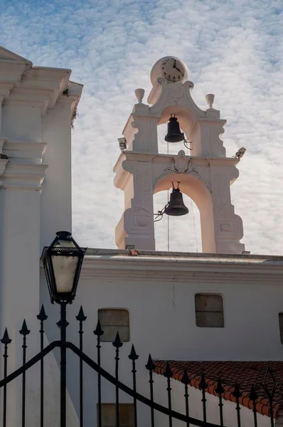 Niski Kąt Ujęcia Matki Bożej Pilar Kościoła Recoleta Buenos Aires — Zdjęcie stockowe