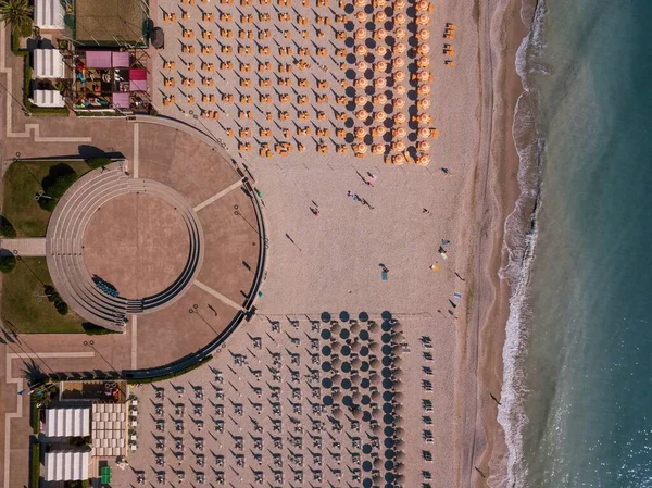 Vanuit Lucht Uitzicht Fano Met Zijn Zee Stranden Parasols — Stockfoto